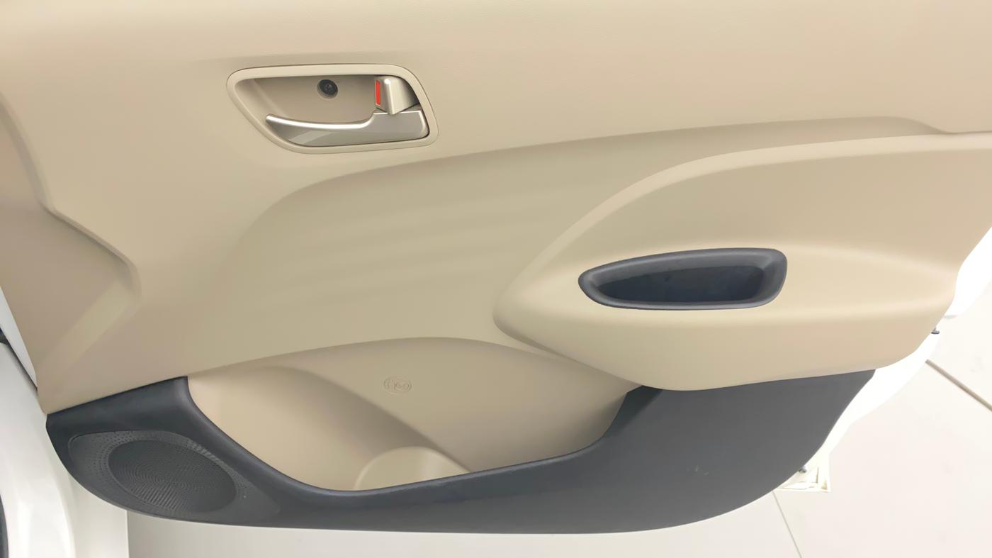 2018 Hyundai NEW SANTRO MAGNA, Petrol, Manual, 23,578 km, Driver Side Door Panels Control