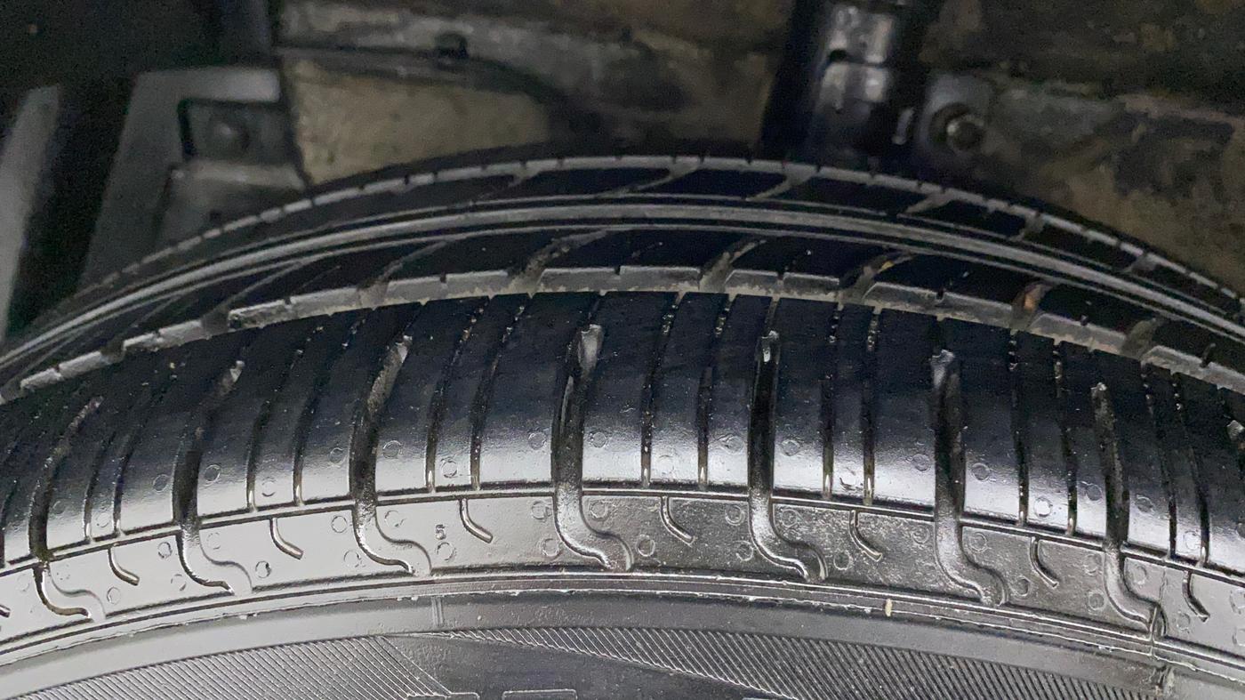 2012 Maruti Swift Dzire ZXI, Petrol, Manual, 41,933 km, Left Front Tyre Tread