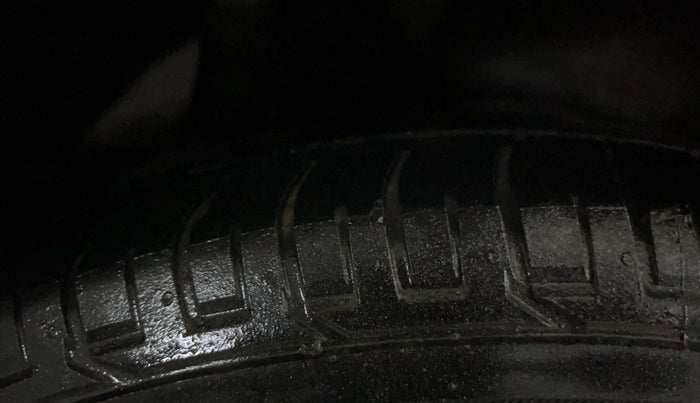 2019 Hyundai Creta SX AT 1.6 PETROL, CNG, Automatic, 86,063 km, Right Rear Tyre Tread