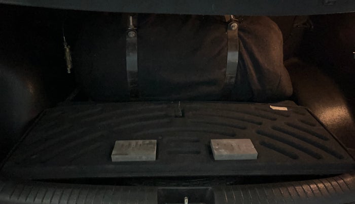 2019 Hyundai Creta SX AT 1.6 PETROL, CNG, Automatic, 86,063 km, Boot Inside