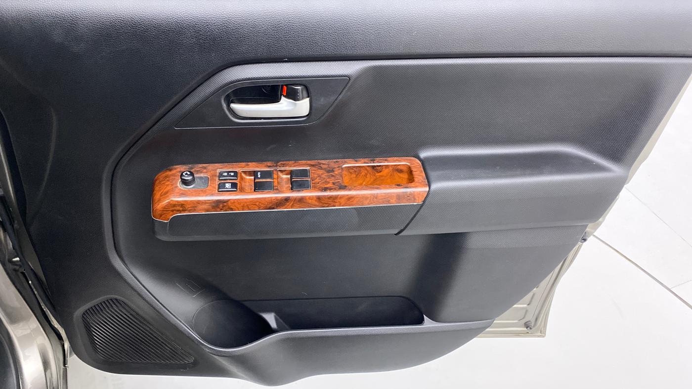2020 Maruti New Wagon-R VXI 1.0, Petrol, Manual, 13,197 km, Driver Side Door Panels Control