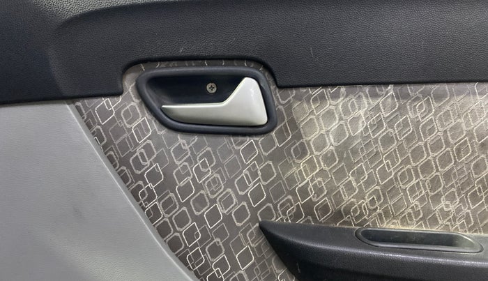 2017 Maruti Alto 800 LXI, Petrol, Manual, 76,942 km, Driver Side Door Panels Control