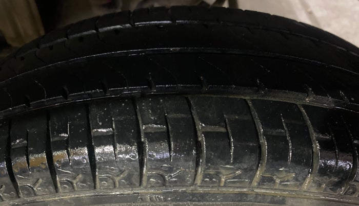 2017 Maruti Alto 800 LXI, Petrol, Manual, 76,942 km, Left Rear Tyre Tread