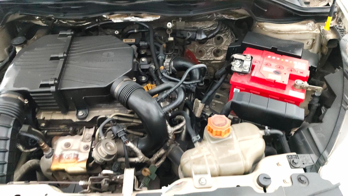 2014 Tata Zest XT PETROL, Petrol, Manual, 1,30,095 km, Engine View - Left