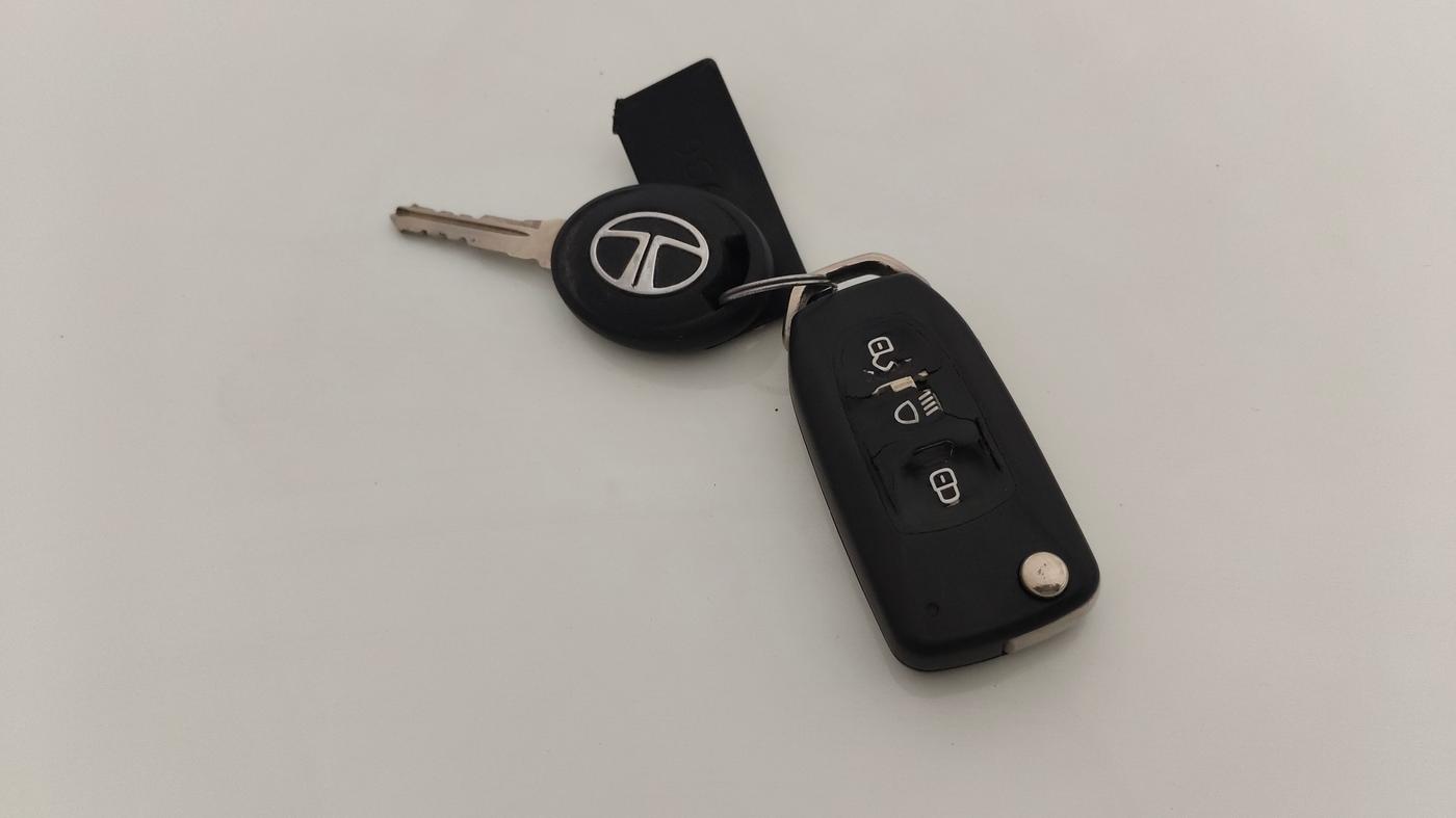 2014 Tata Zest XT PETROL, Petrol, Manual, 1,30,095 km, Key Close Up