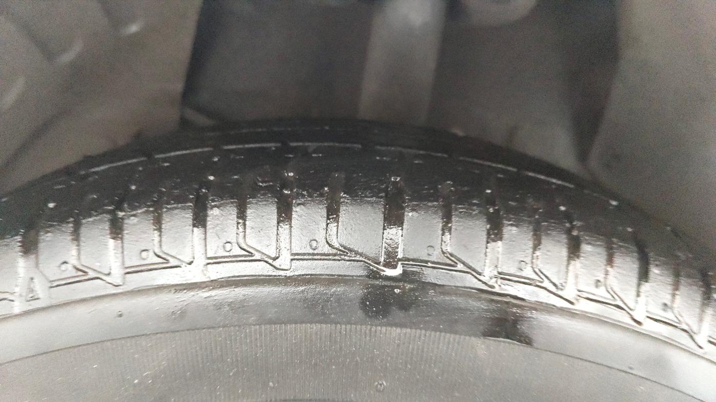 2014 Tata Zest XT PETROL, Petrol, Manual, 1,30,095 km, Left Front Tyre Tread