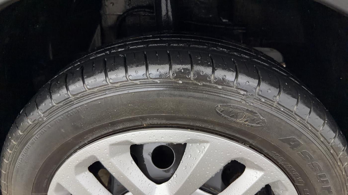 2022 Tata NEXON XE PETROL, Petrol, Manual, 42,073 km, Right Front Tyre Tread