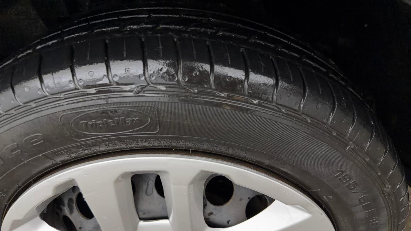 2022 Tata NEXON XE PETROL, Petrol, Manual, 42,073 km, Left Front Tyre Tread