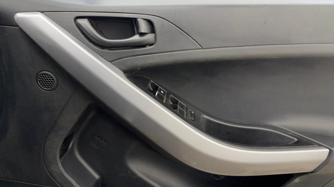 2022 Tata NEXON XE PETROL, Petrol, Manual, 42,073 km, Driver Side Door Panels Control