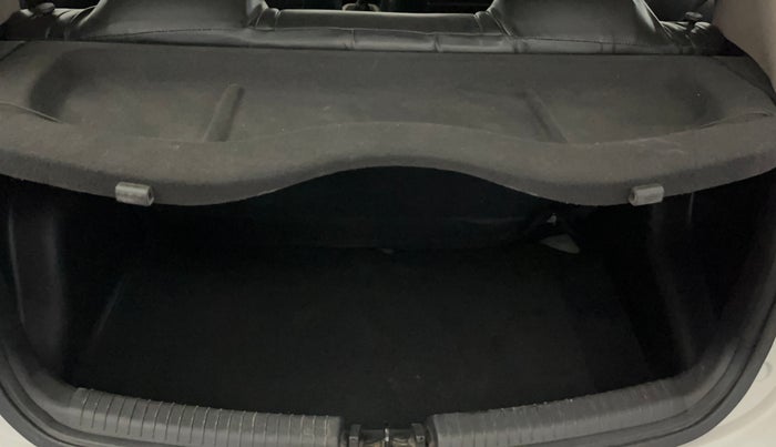 2017 Hyundai Grand i10 MAGNA 1.2 KAPPA VTVT, Petrol, Manual, 66,456 km, Boot Inside
