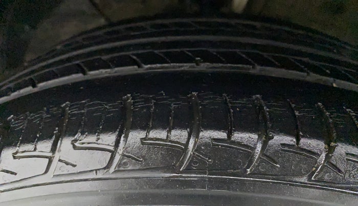 2019 Maruti Baleno DELTA PETROL 1.2, Petrol, Manual, 50,750 km, Left Front Tyre Tread