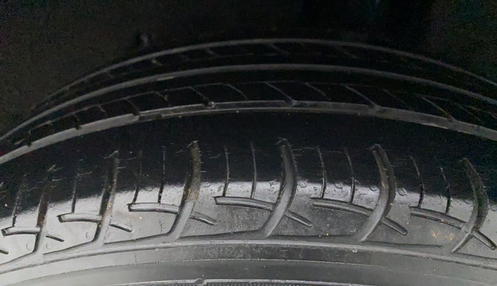 2019 Maruti Baleno DELTA PETROL 1.2, Petrol, Manual, 50,750 km, Left Rear Tyre Tread