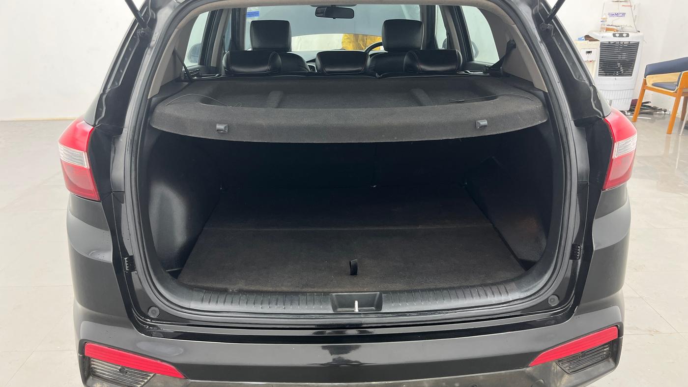 2016 Hyundai Creta SX PLUS AT 1.6 PETROL, Petrol, Automatic, 95,352 km, Boot Inside