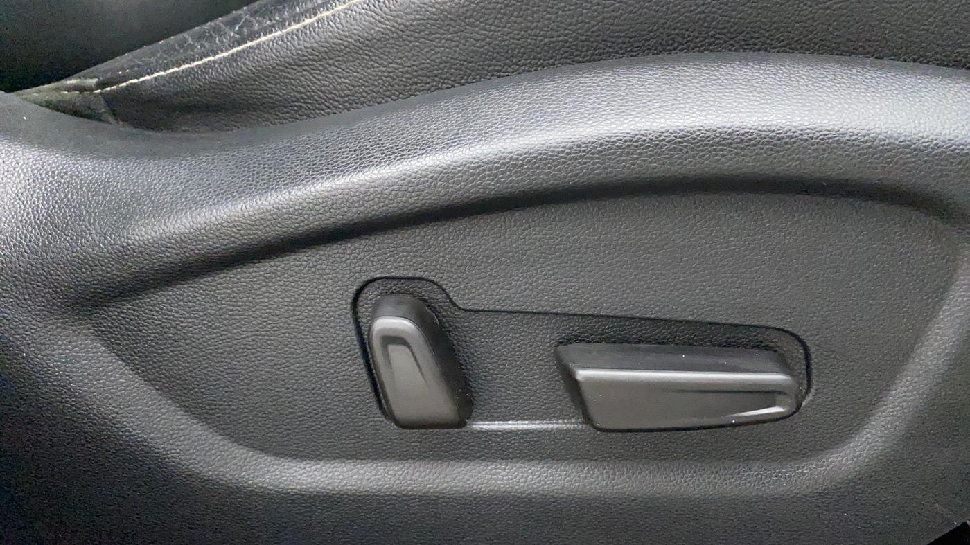 2019 Hyundai Creta SX (O) 1.6 DIESEL, Diesel, Manual, 47,547 km, Driver Side Adjustment Panel