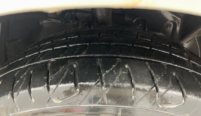 2017 Ford Ecosport TITANIUM 1.0L ECOBOOST SPORTS(SUNROOF), Petrol, Manual, 83,331 km, Right Front Tyre Tread