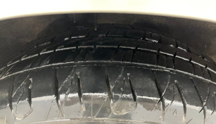 2017 Ford Ecosport TITANIUM 1.0L ECOBOOST SPORTS(SUNROOF), Petrol, Manual, 83,331 km, Right Rear Tyre Tread