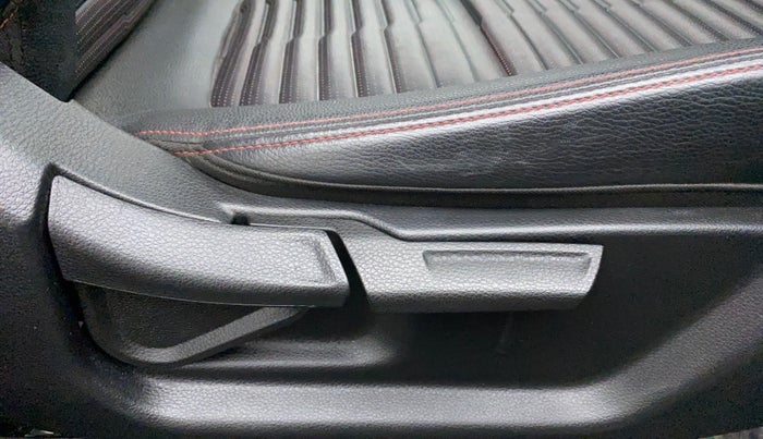 2022 KIA SONET GTX PLUS 1.0 IMT, Petrol, Manual, 11,716 km, Driver Side Adjustment Panel