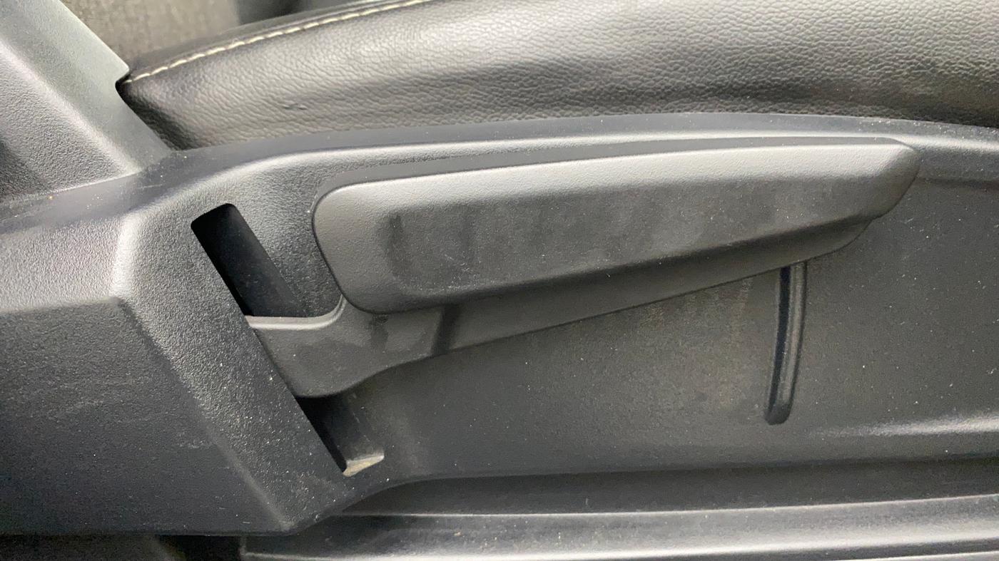 2020 Tata ALTROZ XZ PETROL, Petrol, Manual, 86,875 km, Driver Side Adjustment Panel