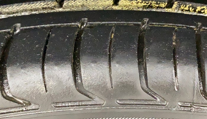 2020 Tata ALTROZ XZ PETROL, Petrol, Manual, 86,809 km, Left Front Tyre Tread