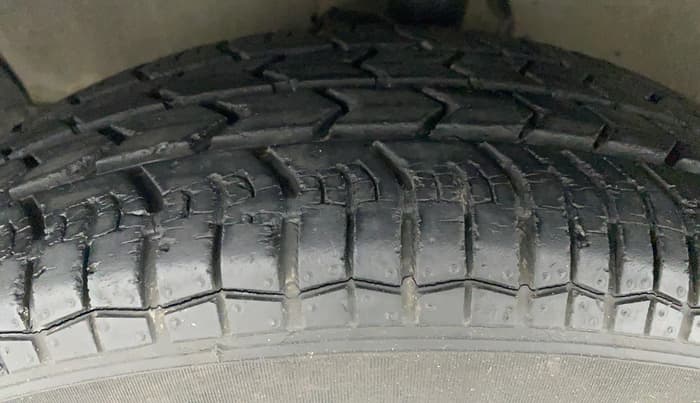 2011 Maruti Ritz LXI, Petrol, Manual, 21,744 km, Left Front Tyre Tread