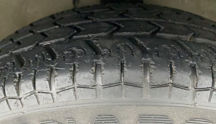 2011 Maruti Ritz LXI, Petrol, Manual, 21,744 km, Right Front Tyre Tread