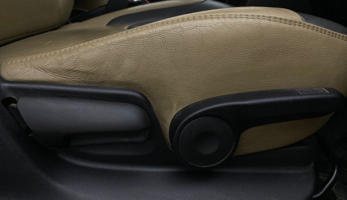 2013 Maruti Swift ZXI, Petrol, Manual, 1,30,139 km, Driver Side Adjustment Panel