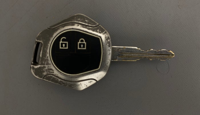 2013 Maruti Swift ZXI, Petrol, Manual, 1,30,139 km, Key Close Up