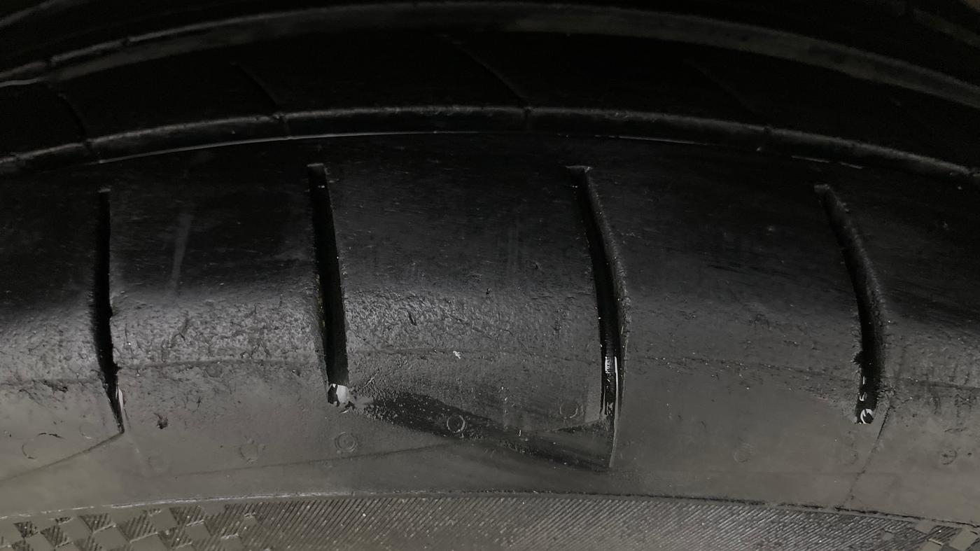 2013 Maruti Swift ZXI, Petrol, Manual, 1,30,139 km, Left Rear Tyre Tread