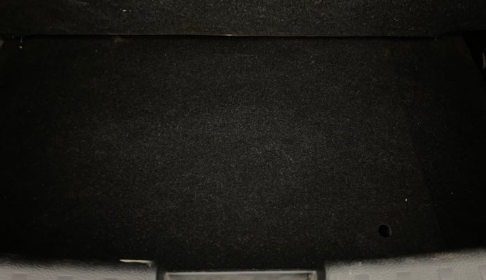 2013 Maruti Swift ZXI, Petrol, Manual, 1,30,139 km, Boot Inside