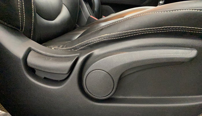 2016 Hyundai Creta SX PLUS AT 1.6 PETROL, Petrol, Automatic, 68,866 km, Driver Side Adjustment Panel