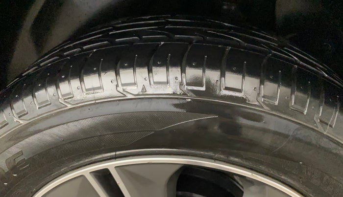 2016 Hyundai Creta SX PLUS AT 1.6 PETROL, Petrol, Automatic, 68,866 km, Left Rear Tyre Tread