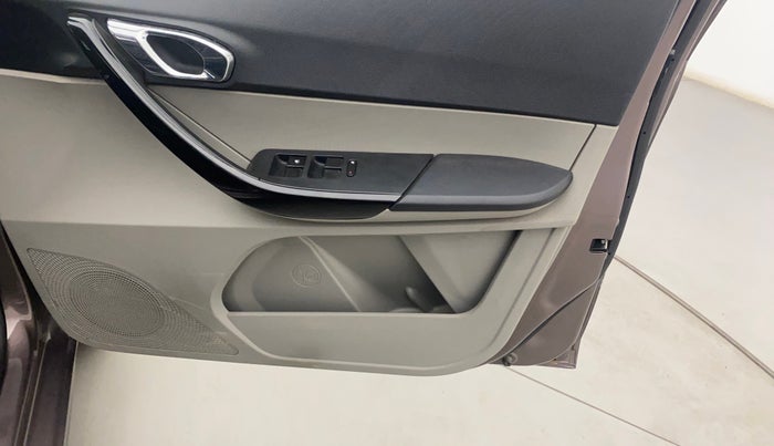 2019 Tata Tiago XZ PLUS PETROL, Petrol, Manual, 34,463 km, Driver Side Door Panels Control