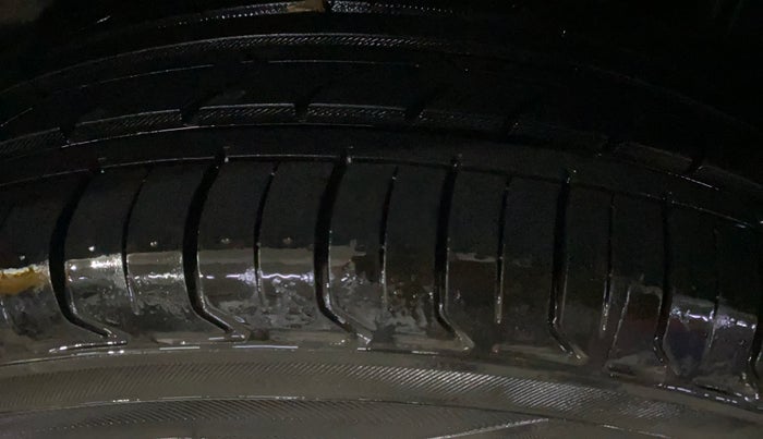 2015 Maruti S Cross SIGMA 1.3, Diesel, Manual, 78,577 km, Left Rear Tyre Tread