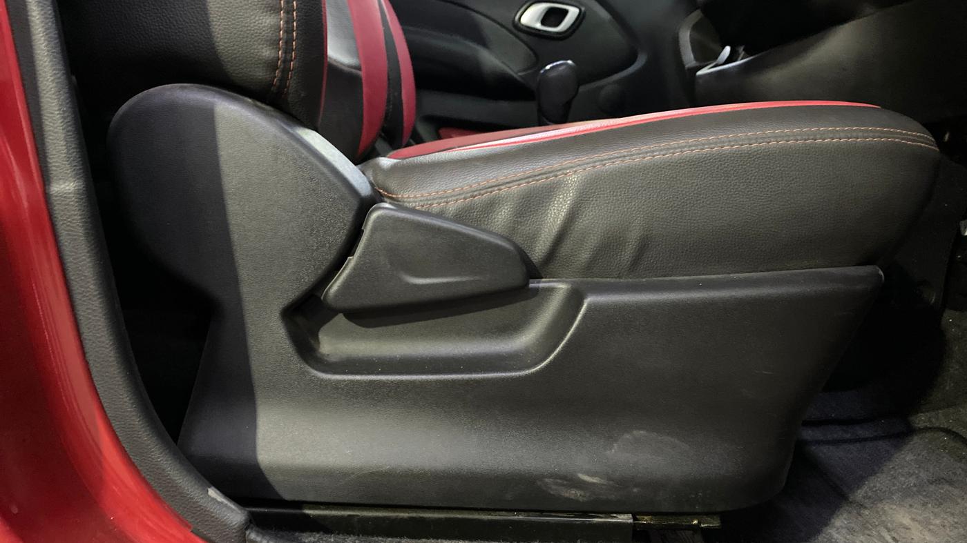 2018 Datsun Redi Go T(O) 1.0 AMT, Petrol, Automatic, 16,341 km, Driver Side Adjustment Panel