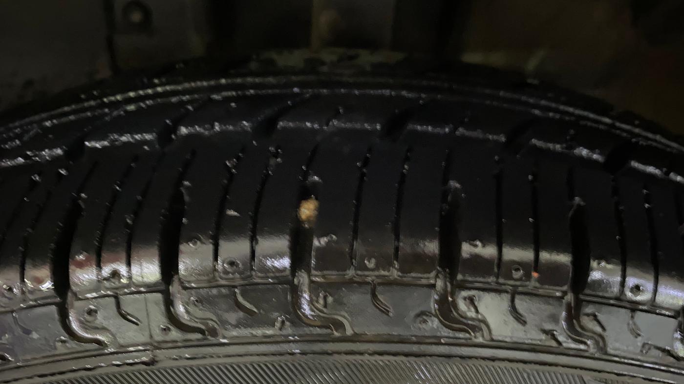 2018 Datsun Redi Go T(O) 1.0 AMT, Petrol, Automatic, 16,341 km, Left Front Tyre Tread