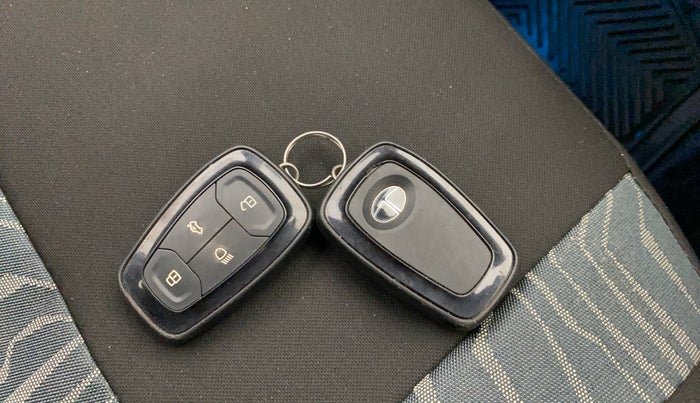 2021 Tata ALTROZ XT PETROL, Petrol, Manual, 96,151 km, Key Close Up