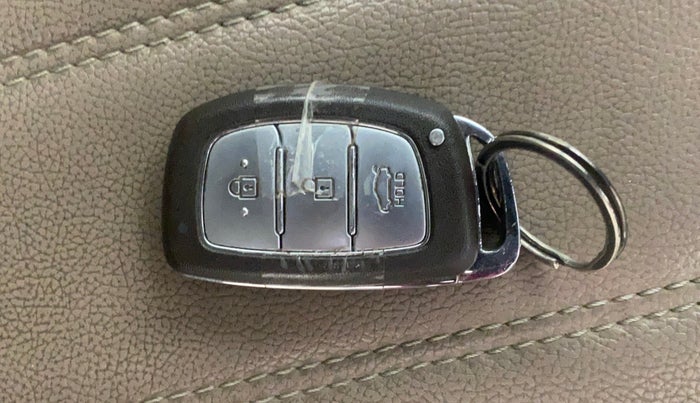 2018 Hyundai Grand i10 ASTA 1.2 KAPPA VTVT, Petrol, Manual, 76,463 km, Key Close Up