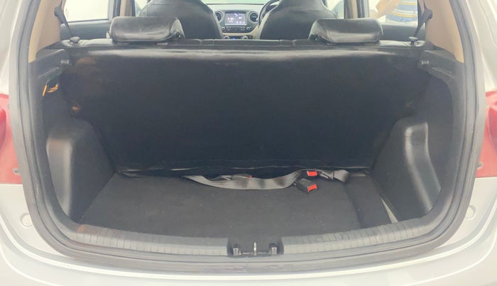 2018 Hyundai Grand i10 ASTA 1.2 KAPPA VTVT, Petrol, Manual, 76,463 km, Boot Inside