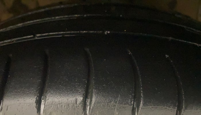 2018 Hyundai Grand i10 ASTA 1.2 KAPPA VTVT, Petrol, Manual, 76,463 km, Right Front Tyre Tread