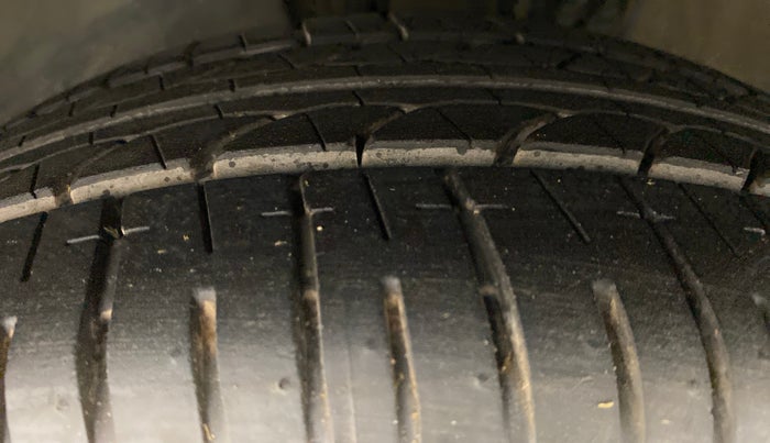 2018 Volkswagen Vento 1.2 TSI HIGHLINE PLUS AT, Petrol, Automatic, 43,521 km, Left Front Tyre Tread