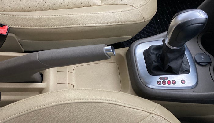 2018 Volkswagen Vento 1.2 TSI HIGHLINE PLUS AT, Petrol, Automatic, 43,521 km, Gear Lever