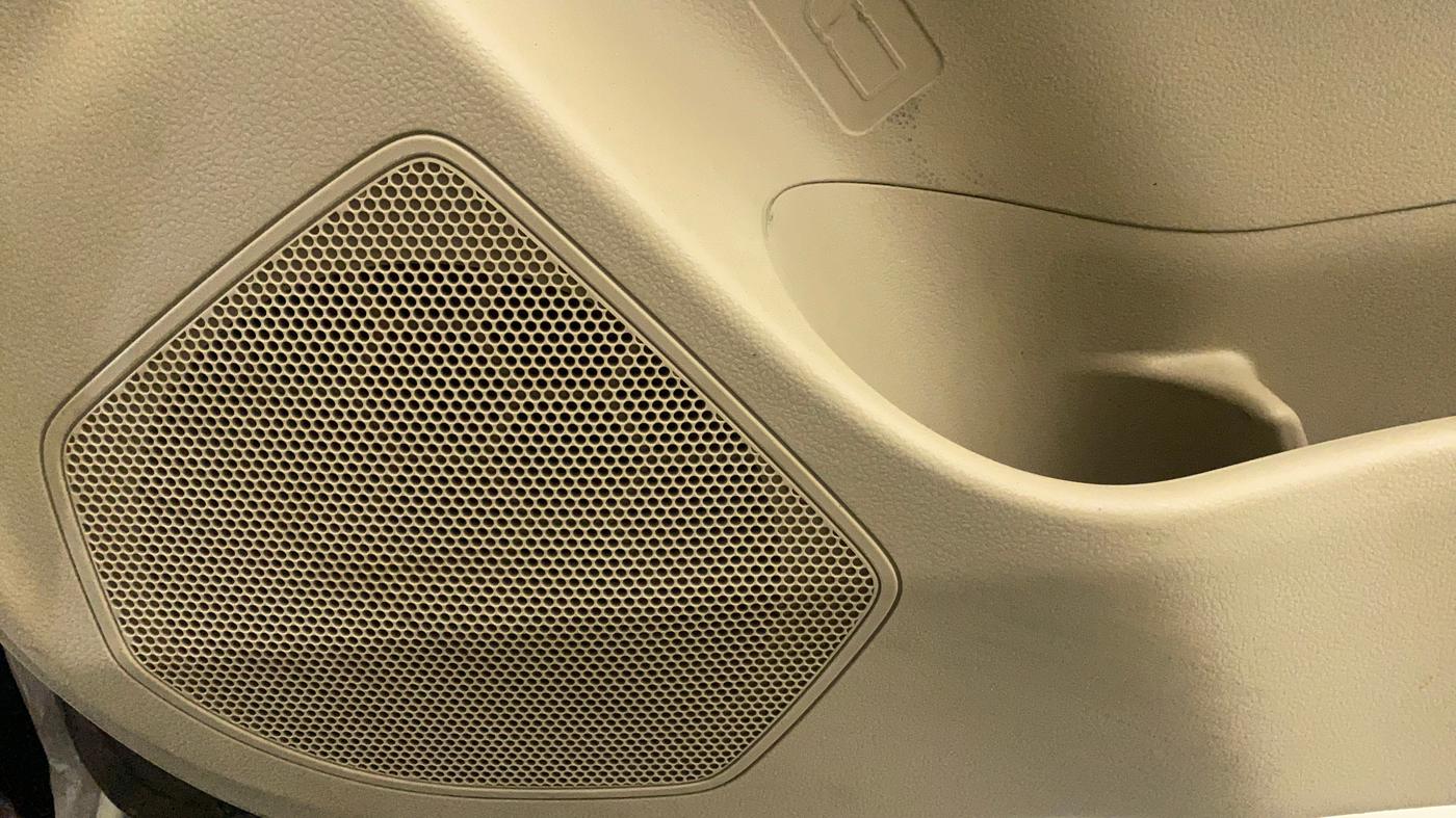 2018 Maruti Dzire ZXI AMT, CNG, Automatic, 99,140 km, Speaker