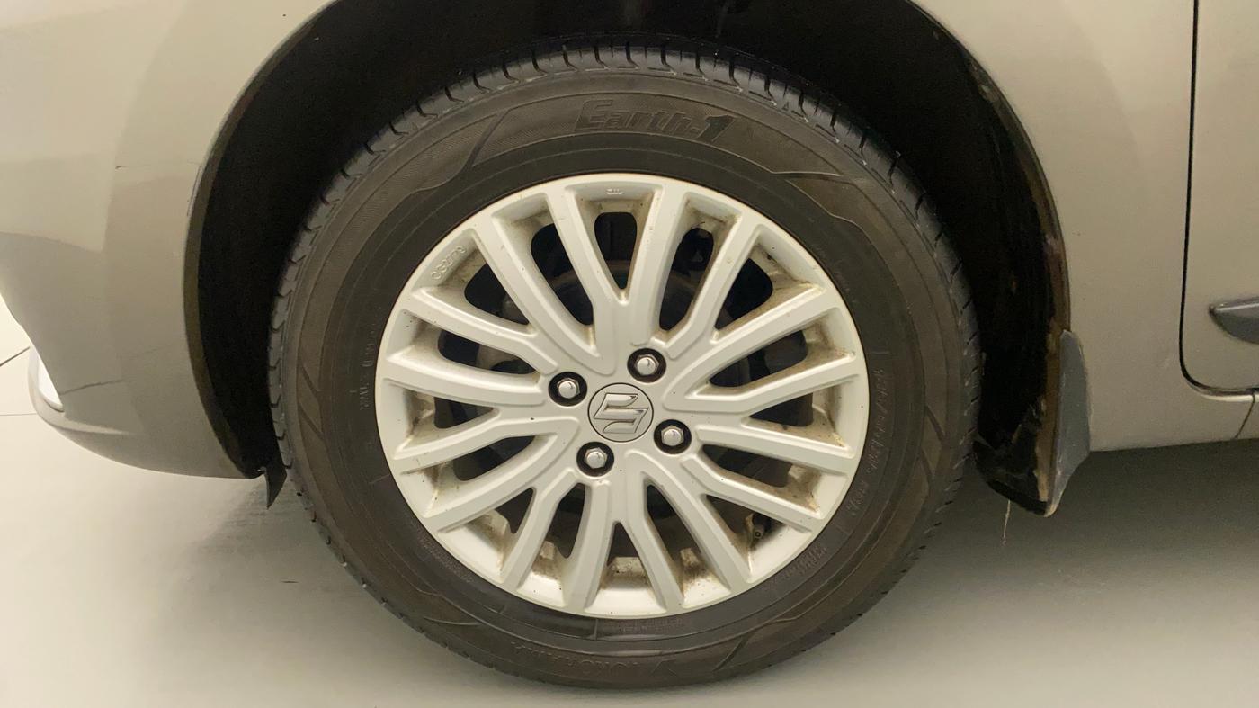2018 Maruti Dzire ZXI AMT, CNG, Automatic, 99,140 km, Left Front Wheel