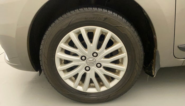 2018 Maruti Dzire ZXI AMT, CNG, Automatic, 99,140 km, Left Front Wheel