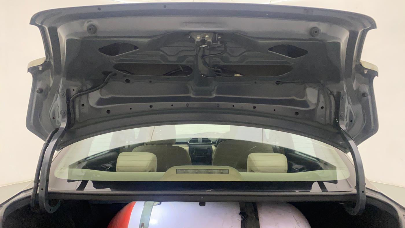 2018 Maruti Dzire ZXI AMT, CNG, Automatic, 99,140 km, Boot Door Open