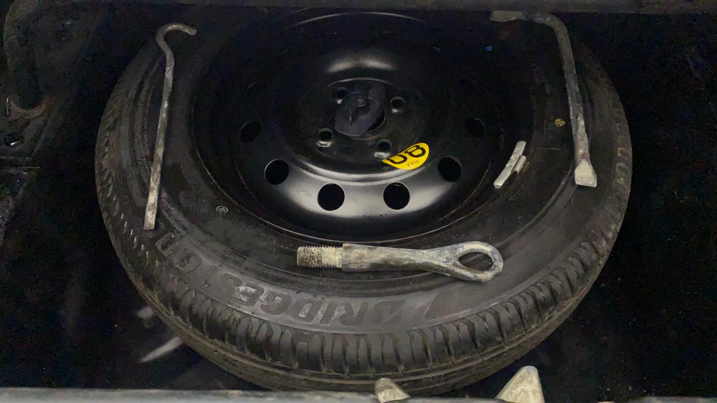 2018 Maruti Dzire ZXI AMT, CNG, Automatic, 99,140 km, Spare Tyre