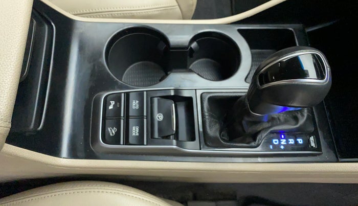 2017 Hyundai Tucson 2WD AT GLS DIESEL, Diesel, Automatic, 86,858 km, Gear Lever