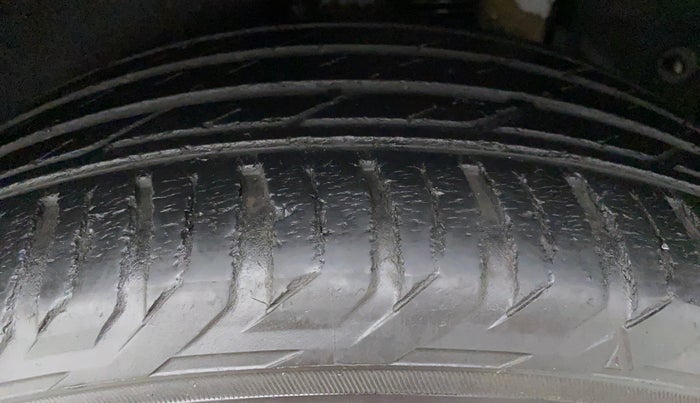 2017 Hyundai Tucson 2WD AT GLS DIESEL, Diesel, Automatic, 86,858 km, Right Front Tyre Tread