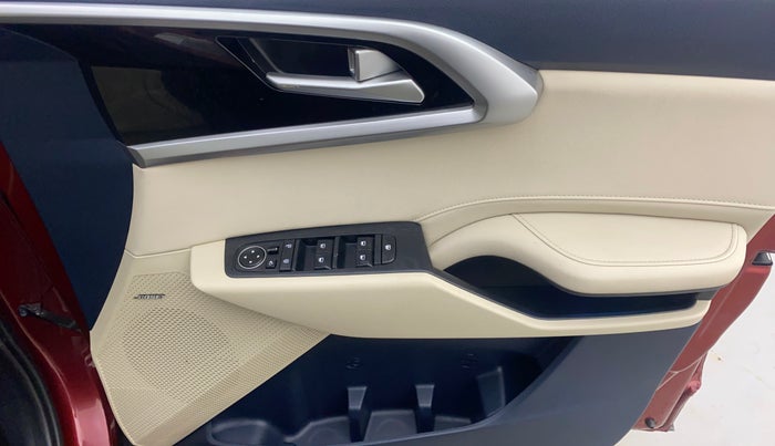 2023 KIA CARENS LUXURY PLUS 1.5 IMT PETROL, Petrol, Manual, 17,011 km, Driver Side Door Panels Control