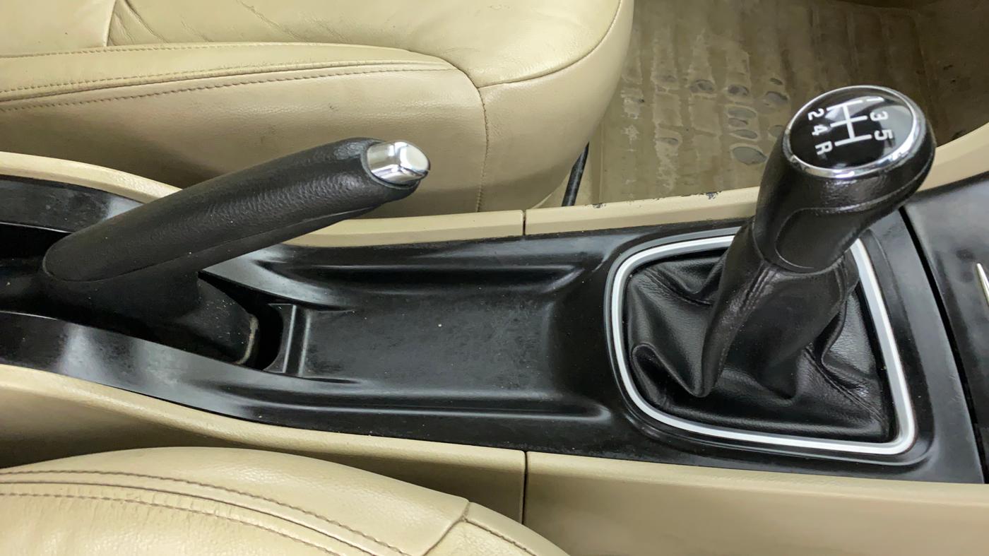 2018 Maruti Ciaz ALPHA 1.3 DDIS SHVS, Diesel, Manual, 82,609 km, Gear Lever